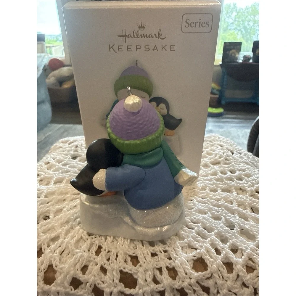 2010 Hallmark Keepsake Ornament Snow Buddies 13th in Series